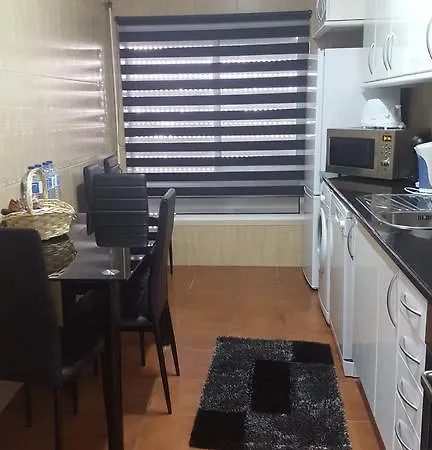 Moderno E Elegante アパート