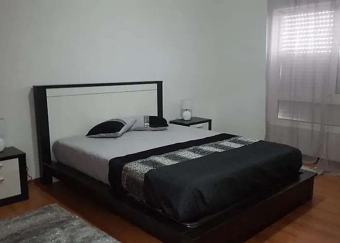 Moderno E Elegante * Πόντα Ντελγκάντα